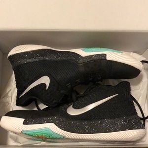Nike Kyrie 3’s